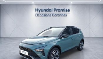 56000 : Hyundai Vannes - Park Lann Automobiles - HYUNDAI Bayon - Bayon - Mangrove Green Métal/Toit/rétros Black - Traction - Essence/Micro-Hybride