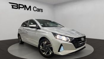 92130 : Hyundai ISSY-LES-MOULINEAUX - BPM Cars - HYUNDAI i20 - i20 - Sleek Silver Métal - Traction - Essence