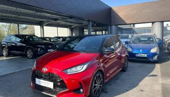64100 : Hyundai Bayonne - Oceanic Auto - TOYOTA Yaris - Yaris - Bi-ton Rouge Intense / Toit noir - Traction - Hybride : Essence/Electrique
