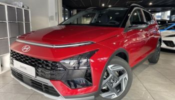 54520 : Hyundai Nancy - Théobald Automobiles - HYUNDAI Bayon - Bayon - Dragon Red Métal/Toit+rétros Black - Traction - Essence