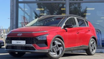 57200 : Hyundai Sarreguemines - Theobald Automobiles - HYUNDAI Bayon - Bayon - Dragon Red Métal/Toit+rétros Black - Traction - Essence