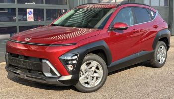54520 : Hyundai Nancy - Théobald Automobiles - HYUNDAI Kona - Kona - Ultimate Red métallisé - Traction - Essence