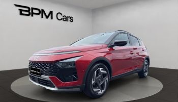 45200 : Hyundai Montargis - BPM Cars - HYUNDAI Bayon - Bayon - Dragon Red Métal/Toit+rétros Black - Traction - Essence