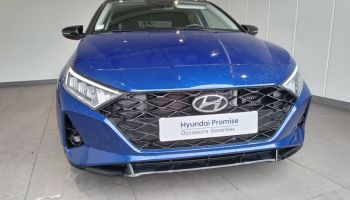 92250 : Hyundai Motor Company - HYUNDAI i20 - i20 - Intense Blue Métal/Toit/rétro Black - Traction - Essence/Micro-Hybride