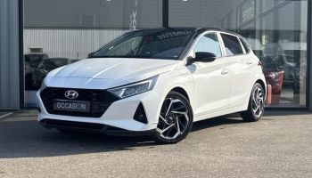 54520 : Hyundai Nancy - Théobald Automobiles - HYUNDAI i20 - i20 - Atlas White Métal/Toit/rétros Black - Traction - Essence/Micro-Hybride