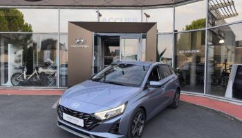 19100 : Hyundai Brive-la-Gaillarde - Garage Pouget - HYUNDAI i20 - i20 - Meta Blue Métal - Traction - Essence/Micro-Hybride