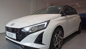 78180 : Hyundai Montigny-le-Bretonneux - Courtois Automobiles - HYUNDAI i20 - i20 - Atlas White/Toit+rétros Black - Traction - Essence