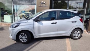 92250 : Hyundai Motor Company - HYUNDAI i10 - i10 - Sleek Silver Métal - Traction - Essence