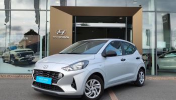 92250 : Hyundai Motor Company - HYUNDAI i10 - i10 - Sleek Silver Métal - Traction - Essence