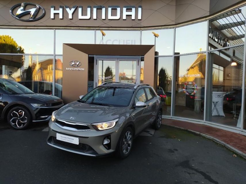 19100 : Hyundai Brive-la-Gaillarde - Garage Pouget - KIA Stonic - Stonic - Blanc - Traction - Essence