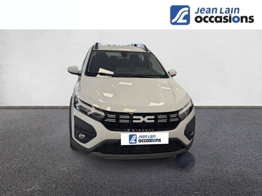 75010 : Hyundai Paris Nord - Goncourt Automobiles - DACIA SANDERO Stepway Expression - SANDERO III - BLANC - Boîte manuelle - Essence ou gaz