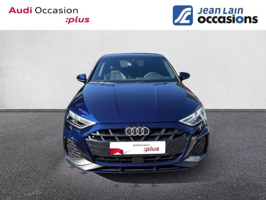 75010 : Hyundai Paris Nord - Goncourt Automobiles - AUDI A3 SPORTBACK S line - A3/S3/RS3 IV - BLEU NAVARRE METALLISE - Automate sequentiel - Essence sans plomb