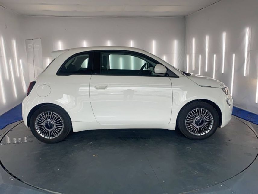 31200 : Hyundai TOULOUSE NORD - AUTO NORD - FIAT 500e BERLINE MY22 SERIE 1 STEP 2 Icône - 500 III - Ice White - Automate à fonct. Continu - Courant électrique