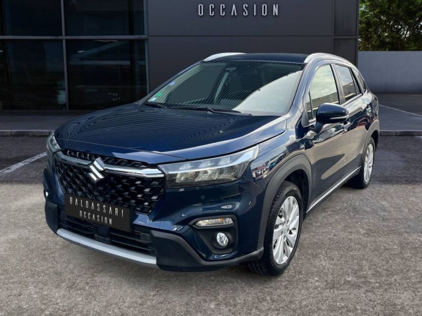 75010 : Hyundai Paris Nord - Goncourt Automobiles - SUZUKI S-CROSS Privilège - S-CROSS II - Bleu - Boîte manuelle - Essence sans plomb