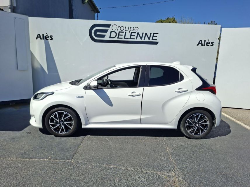 75010 : Hyundai Paris Nord - Goncourt Automobiles - TOYOTA YARIS HYBRIDE MY20 Design - YARIS IV - Blanc - Automate à fonct. Continu - Essence / Courant électrique