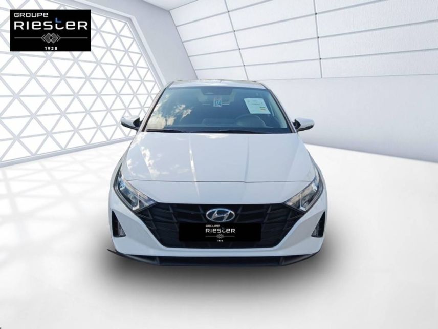 75010 : Hyundai Paris Nord - Goncourt Automobiles - HYUNDAI i20 Initia - i20 III - BLANC - Boîte manuelle - Essence sans plomb