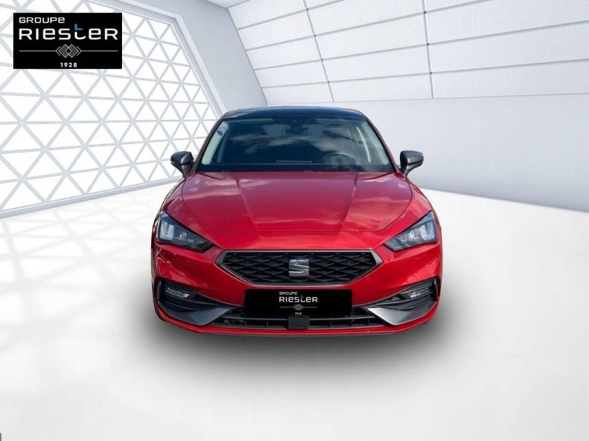 75010 : Hyundai Paris Nord - Goncourt Automobiles - SEAT LEON FR - LEON IV - Rouge - Automate sequentiel - Essence sans plomb