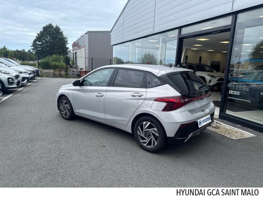 35400 : Hyundai Saint-Malo - GCA - HYUNDAI i20 - i20 - Sleek Silver Métal - Traction - Essence/Micro-Hybride