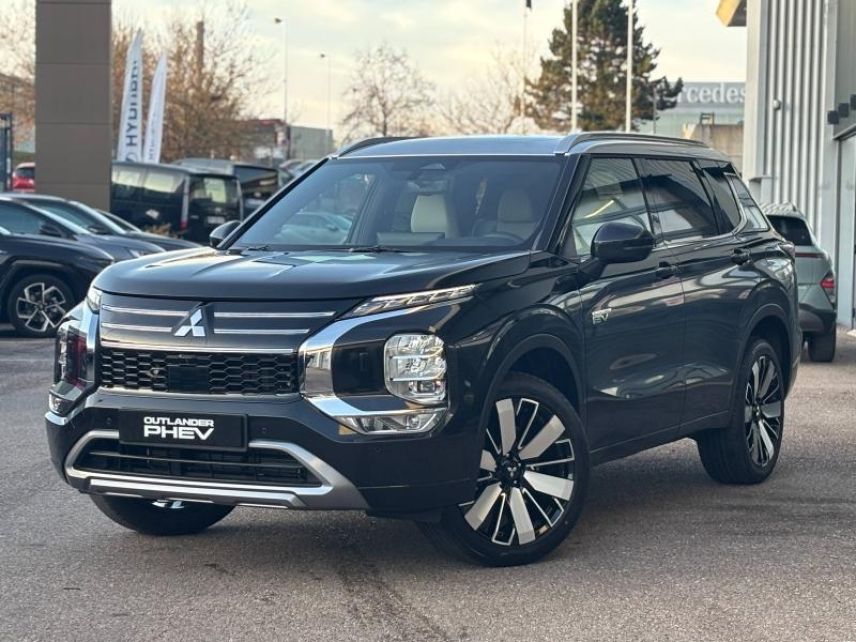 54520 : Hyundai Nancy - Théobald Automobiles - MITSUBISHI Outlander - Outlander - Diamond Black Spéciale - Transmission intégrale - Hybride rechargeable : Essence/Electrique