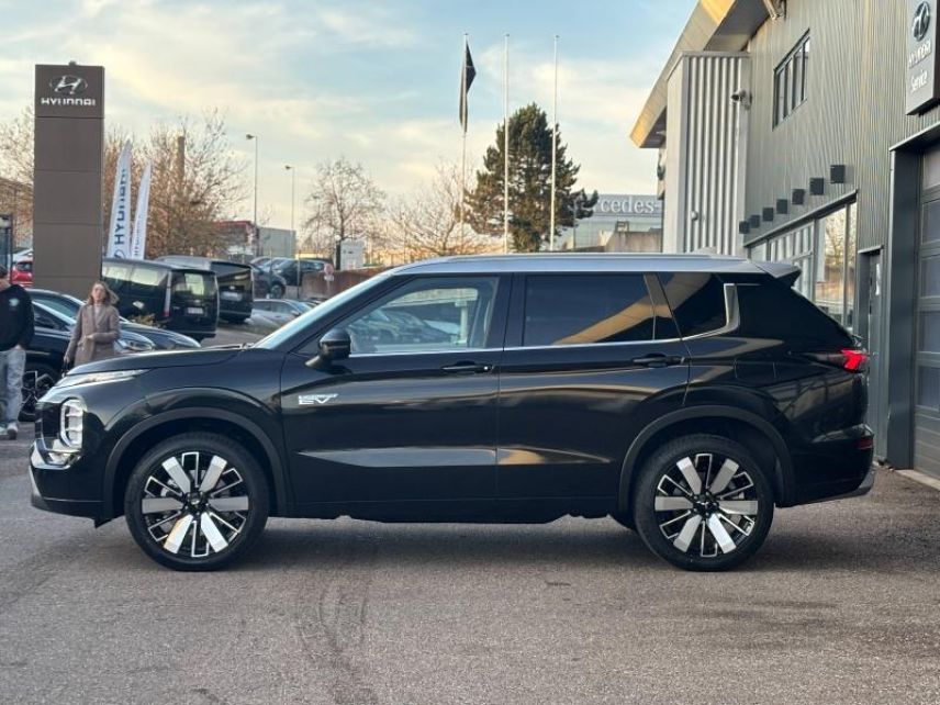 54520 : Hyundai Nancy - Théobald Automobiles - MITSUBISHI Outlander - Outlander - Diamond Black Spéciale - Transmission intégrale - Hybride rechargeable : Essence/Electrique