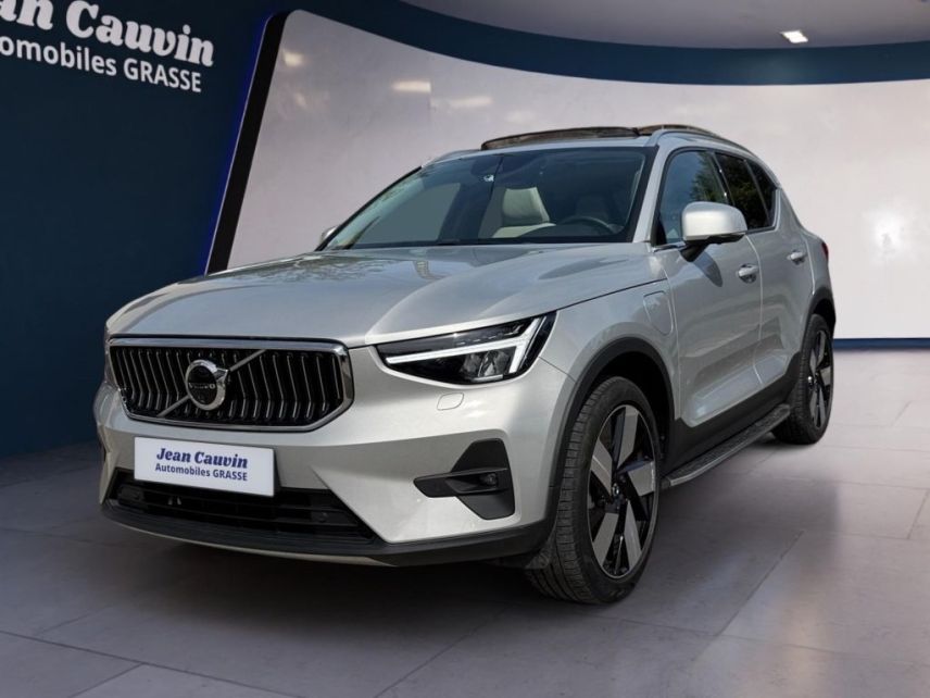 06130 : Hyundai Grasse - Garage Jean Cauvin - VOLVO XC40 Ultimate - XC40 - Gris - Boîte automatique - Essence / Courant électrique