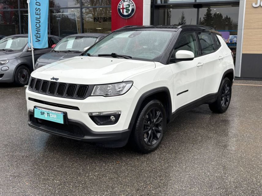 75010 : Hyundai Paris Nord - Goncourt Automobiles - JEEP COMPASS MY20 Brooklyn Edition - COMPASS II - BLANC - Boîte automatique - Essence / Courant électrique