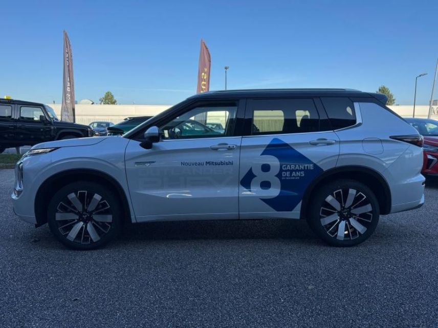 54520 : Hyundai Nancy - Théobald Automobiles - MITSUBISHI Outlander - Outlander - Diamond White Spéciale/Toit Noir - Transmission intégrale - Hybride rechargeable : Essence/Electrique