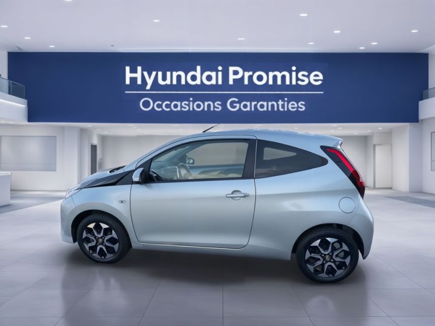 75010 : Hyundai Paris Nord - Goncourt Automobiles - TOYOTA AYGO MY19 x-play - AYGO II - Gris - Boîte manuelle - Essence sans plomb