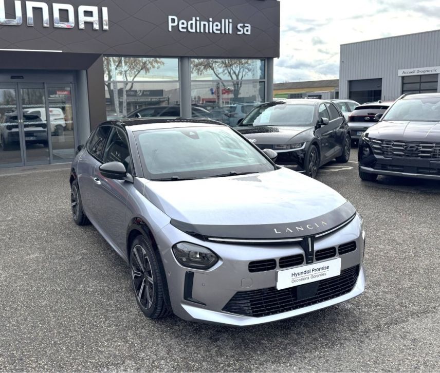 75010 : Hyundai Paris Nord - Goncourt Automobiles - LANCIA YPSILON LX - YPSILON III - Gris - Boîte automatique - Essence sans plomb