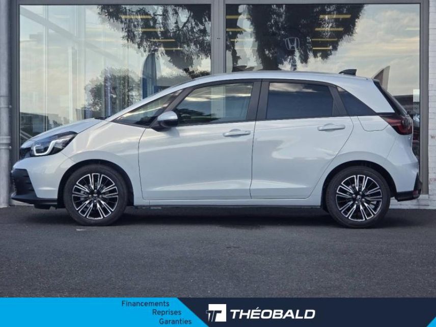 57200 : Hyundai Sarreguemines - Theobald Automobiles - HONDA Jazz - Jazz - Blanc Perle Premium nacré - Traction - Hybride : Essence/Electrique