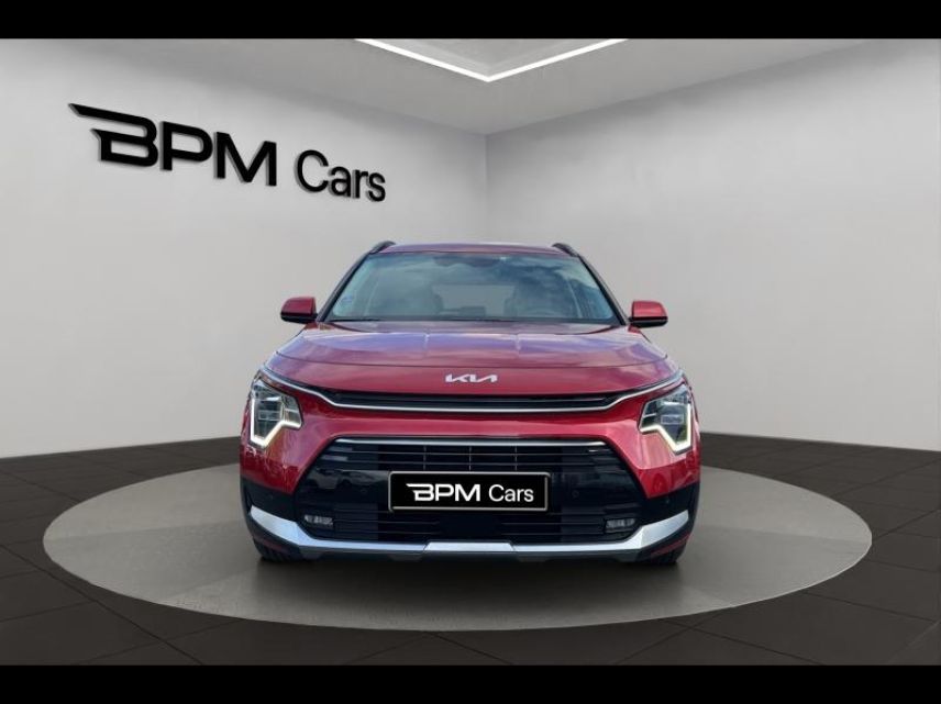 18230 : Hyundai Bourges - BPM Cars - KIA Niro - Niro - Rouge Magma Métallisé - Traction - Hybride rechargeable : Essence/Electrique