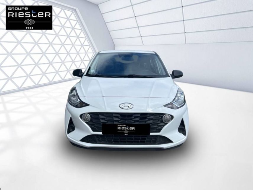 75010 : Hyundai Paris Nord - Goncourt Automobiles - HYUNDAI i10 Initia - i10 III - Blanc - Boîte manuelle - Essence sans plomb