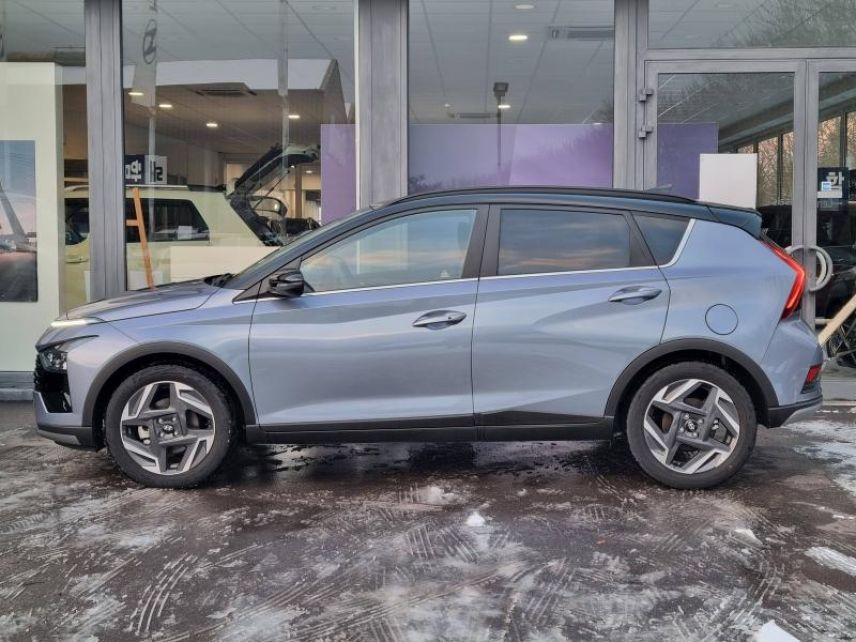 57100 : Hyundai Thionville - Théobald Automobiles - HYUNDAI Bayon - Bayon - Meta Blue Métal/Toit+rétros Black - Traction - Essence