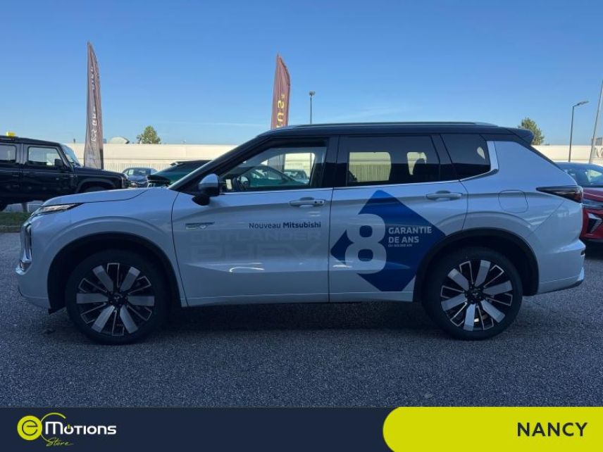 54520 : Hyundai Nancy - Théobald Automobiles - MITSUBISHI Outlander - Outlander - Diamond White Spéciale/Toit Noir - Transmission intégrale - Hybride rechargeable : Essence/Electrique