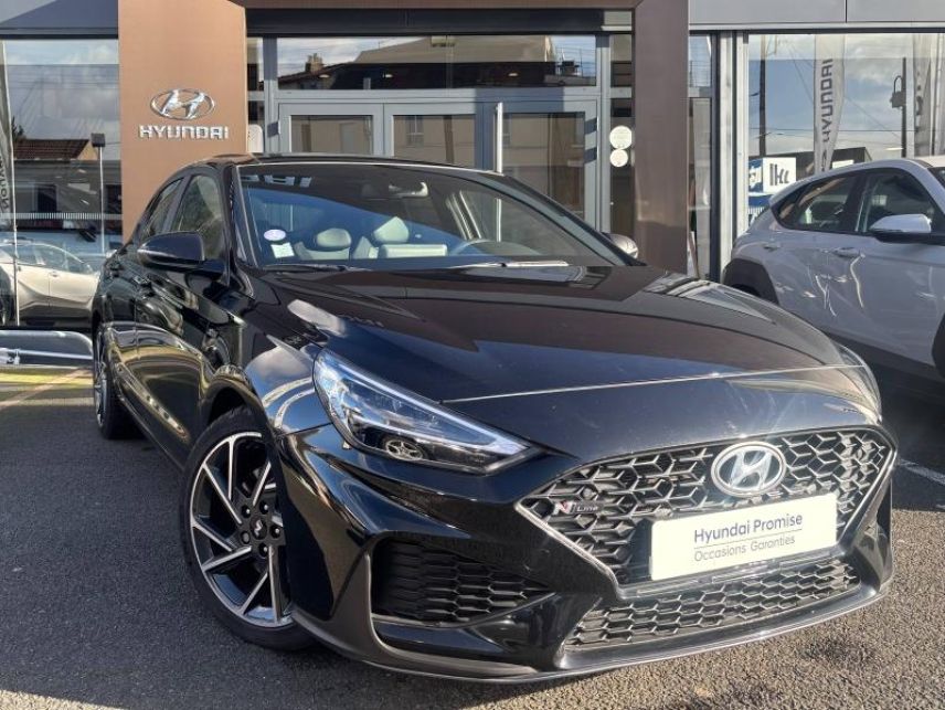 95100 : Hyundai Argenteuil - BNA - HYUNDAI i30 Fastback - i30 Fastback - Phantom Black Métal - Traction - Essence/Micro-Hybride