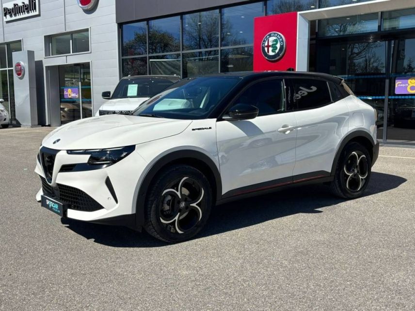 75010 : Hyundai Paris Nord - Goncourt Automobiles - ALFA ROMEO JUNIOR Speciale - JUNIOR - Blanc - Automate sequentiel - Essence sans plomb