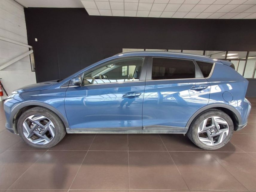 54520 : Hyundai Nancy - Théobald Automobiles - HYUNDAI Bayon - Bayon - Vibrant Blue Métal - Traction - Essence