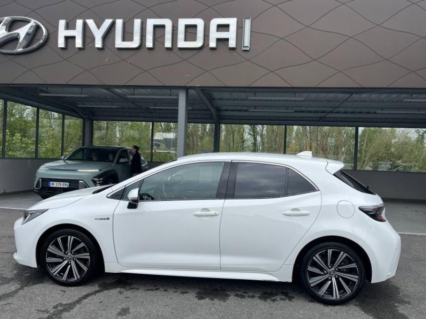 64100 : Hyundai Bayonne - Oceanic Auto - TOYOTA Corolla - Corolla - Blanc Pur - Traction - Hybride : Essence/Electrique