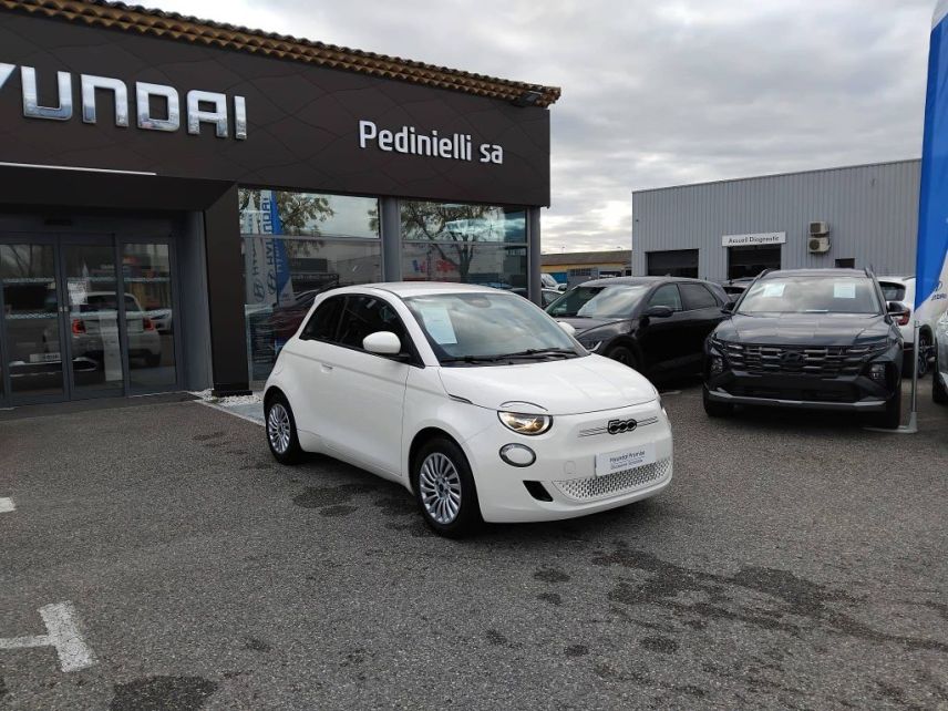 75010 : Hyundai Paris Nord - Goncourt Automobiles - FIAT 500e BERLINE MY22 SERIE 1 STEP 2 Action - 500 III - Blanc - Automate à fonct. Continu - Courant électrique