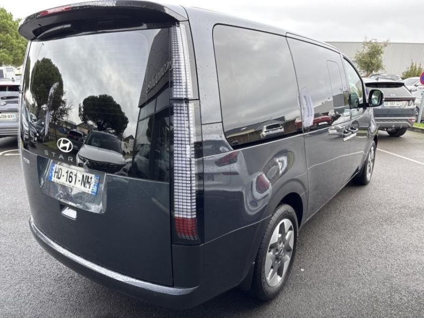 56000 : Hyundai Vannes - Park Lann Automobiles - HYUNDAI Staria - Staria - Graphite Gray Metal - Traction - Hybride : Essence/Electrique