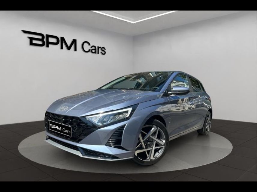 92130 : Hyundai ISSY-LES-MOULINEAUX - BPM Cars - HYUNDAI i20 - i20 - Meta Blue Métal - Traction - Essence