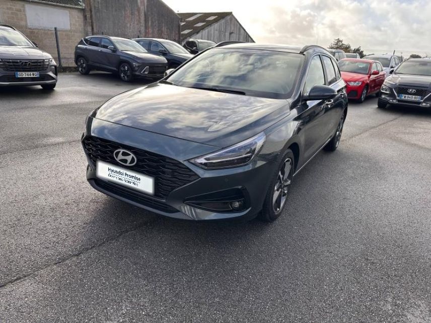 29200 : Hyundai Brest - Iroise Automobiles - HYUNDAI i30 SW - i30 SW - Cypress Green métal - Traction - Essence
