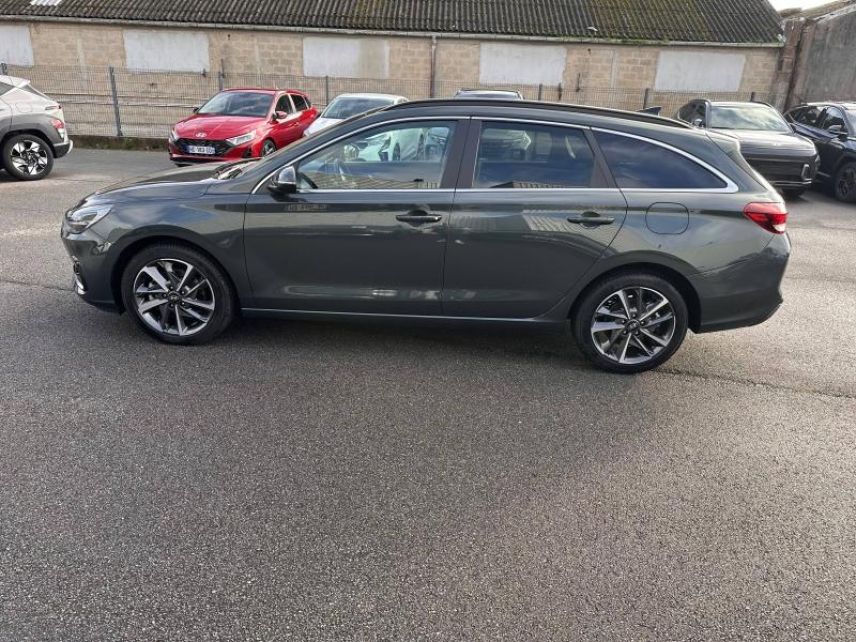 29200 : Hyundai Brest - Iroise Automobiles - HYUNDAI i30 SW - i30 SW - Cypress Green métal - Traction - Essence