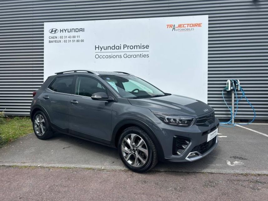 14112 : Hyundai Caen - Trajectoire Automobiles - KIA Stonic - Stonic - Gris Météore métallisé - Traction - Essence/Micro-Hybride