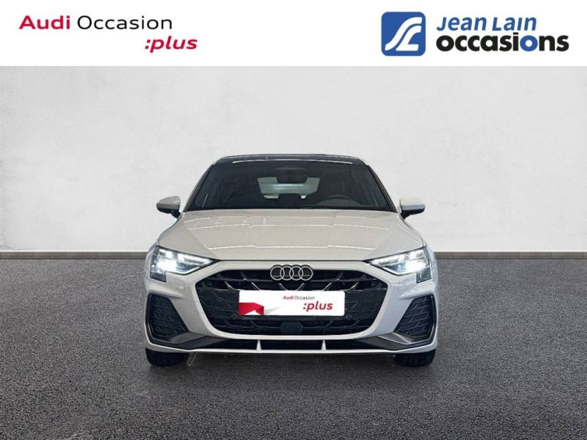 75010 : Hyundai Paris Nord - Goncourt Automobiles - AUDI A3 SPORTBACK S line - A3/S3/RS3 IV - BLANC GLACIER METALLISE - Automate sequentiel - Diesel
