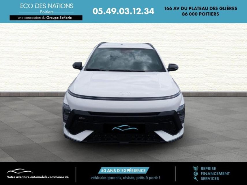 86000 : Hyundai Poitiers - Eco des Nations - HYUNDAI Kona - Kona - Atlas White/Toit/rétros Black - Traction - Hybride : Essence/Electrique