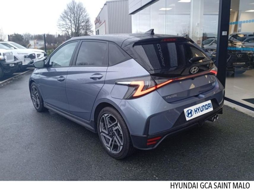 35400 : Hyundai Saint-Malo - GCA - HYUNDAI i20 - i20 - Meta Blue Métal/Toit+rétros Black - Traction - Essence