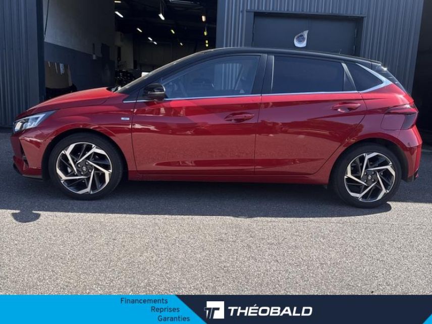 54520 : Hyundai Nancy - Théobald Automobiles - HYUNDAI i20 - i20 - Dragon Red Métal/Toit/rétro Black - Traction - Essence/Micro-Hybride