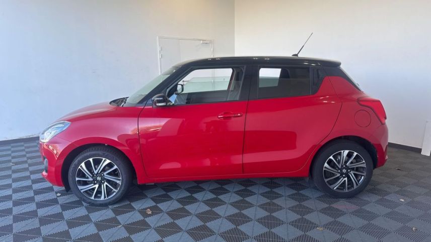 75010 : Hyundai Paris Nord - Goncourt Automobiles - SUZUKI SWIFT Pack - SWIFT IV - Rouge - Boîte manuelle - Essence sans plomb