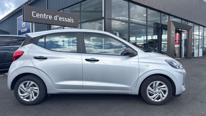 75010 : Hyundai Paris Nord - Goncourt Automobiles - HYUNDAI i10 Initia - i10 III - Gris - Boîte manuelle - Essence sans plomb